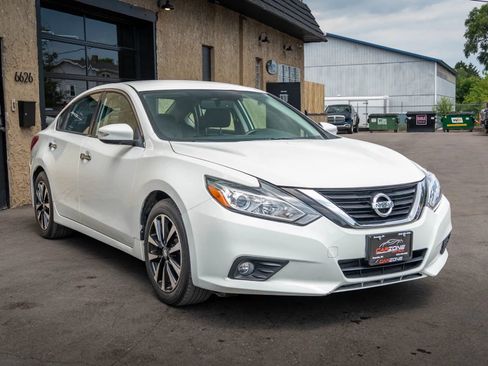 Used 2018 Nissan Altima 2.5 SL FWD image 4