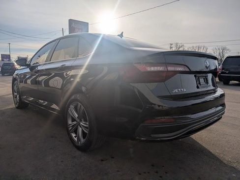 Used 2022 Volkswagen Jetta SE image 5