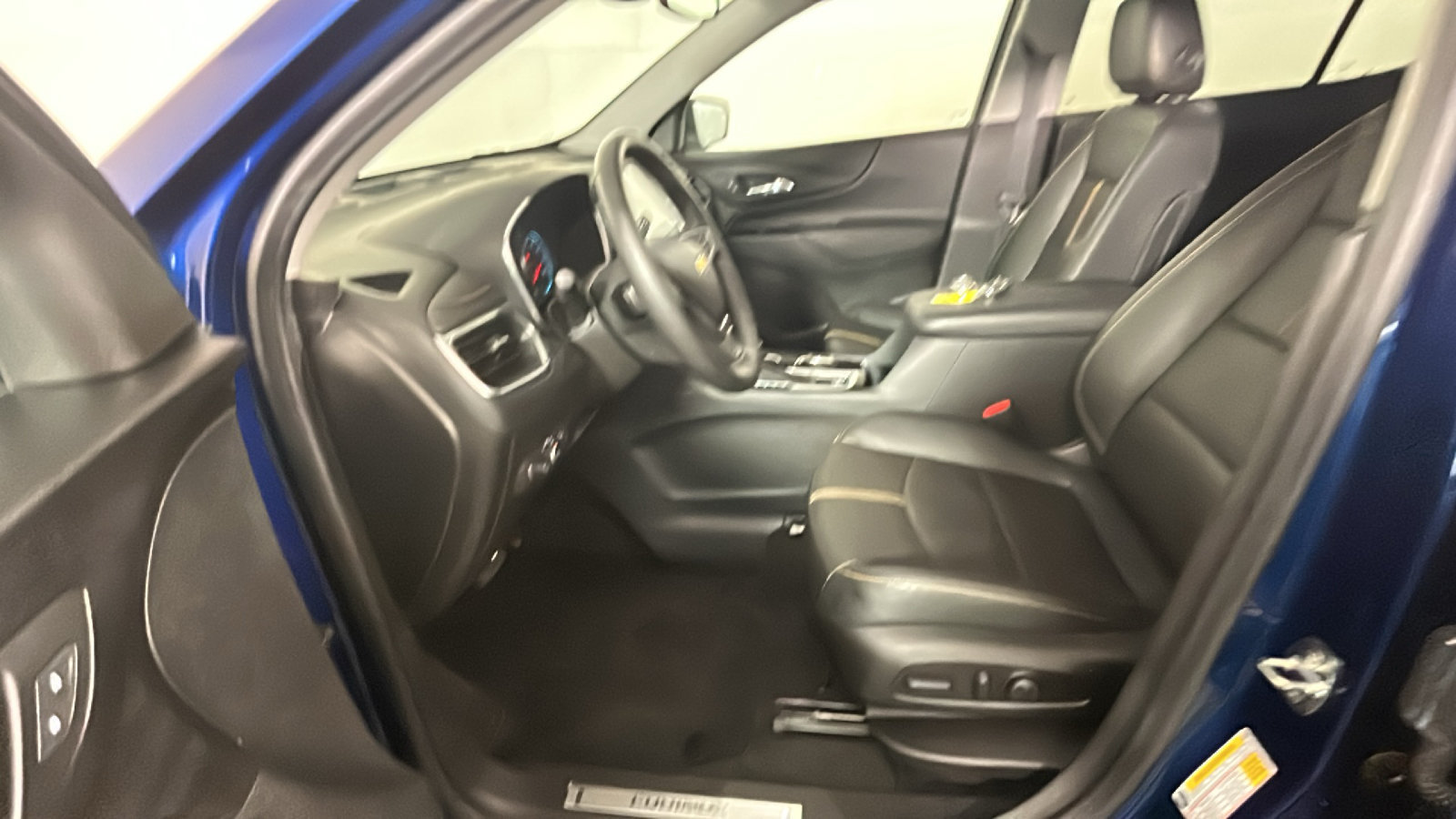 Used 2022 Chevrolet Equinox Premier AWD/4WD image 14