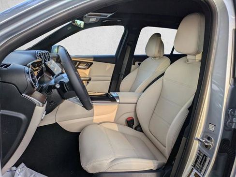 Used 2026 Mercedes-Benz GLC 300 image 5