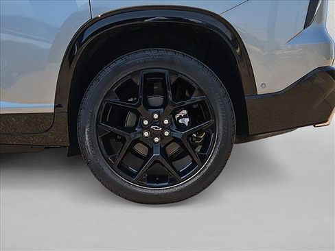 New 2026 Chevrolet Traverse RS w/ LPO, Floor Liner Package AWD/4WD image 10