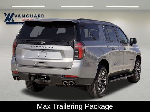Used 2025 Chevrolet Suburban Z71 image 3