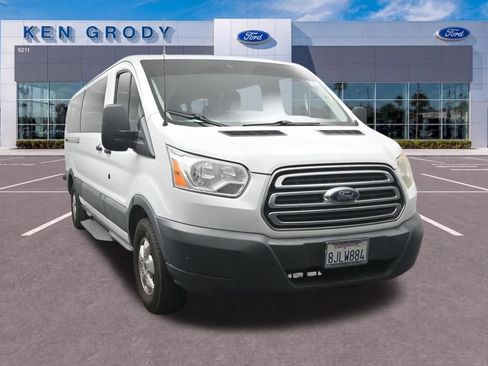 Used 2017 Ford Transit 350 XLT RWD image 4