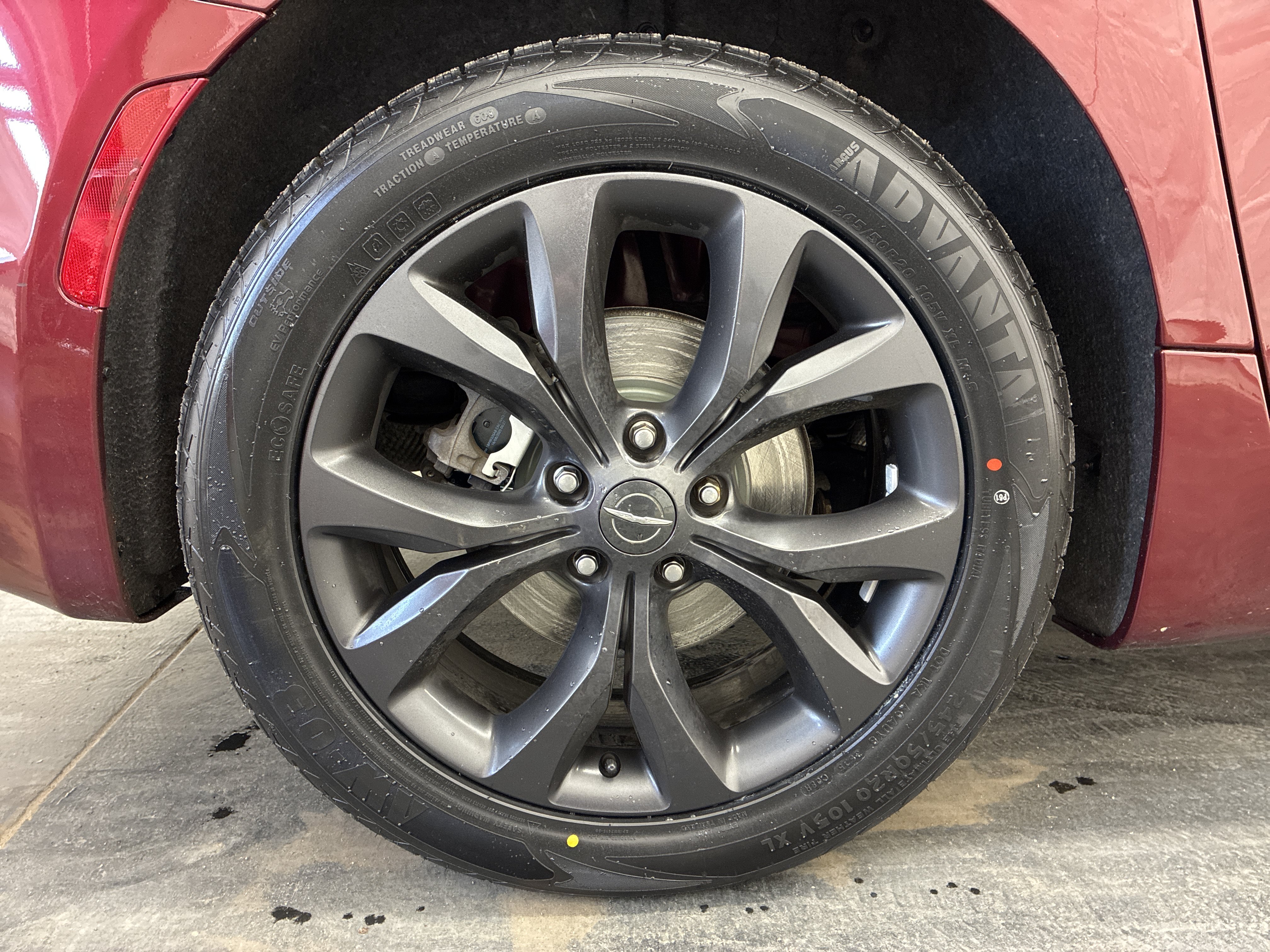 Used 2020 Chrysler Pacifica Touring-L Plus w/ Advanced Safetytec Group FWD image 23