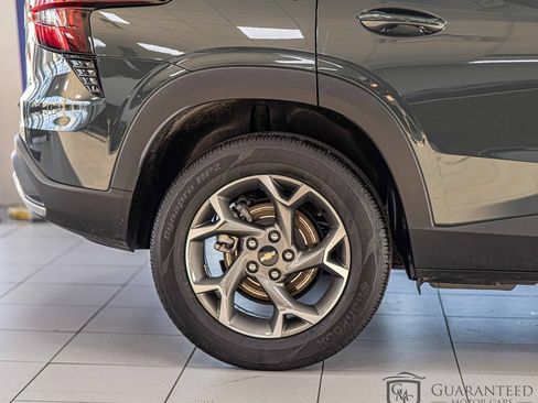 Used 2025 Chevrolet Trax LT w/ Driver Confidence Package FWD image 10