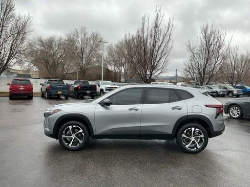 Used 2024 Chevrolet Trax RS w/ Sunroof Package image 7