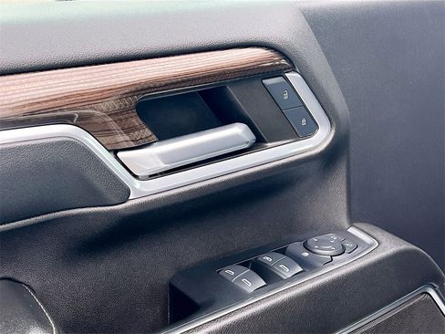 Used 2024 Chevrolet Silverado 2500 LT image 17