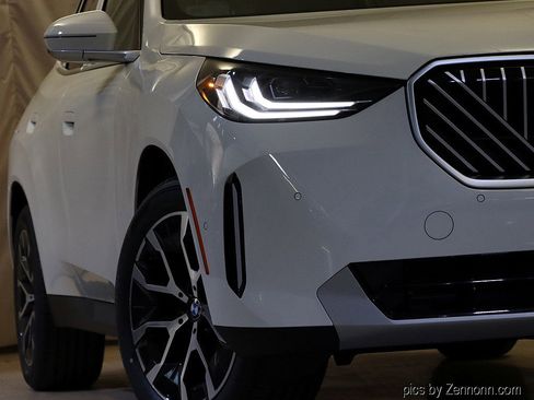 Used 2026 BMW X3 xDrive30 w/ Premium Package image 5