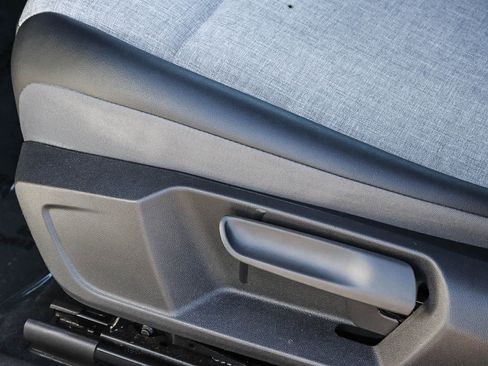 Used 2023 Volkswagen ID.4 Pro image 21