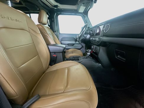 Used 2023 Jeep Wrangler Unlimited Sahara AWD/4WD image 29