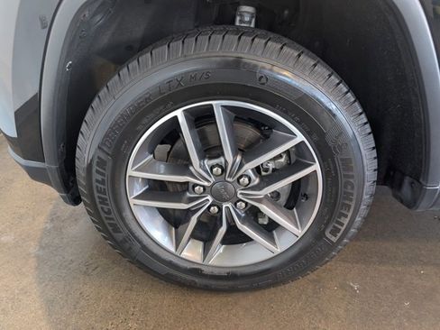 Used 2020 Jeep Grand Cherokee Limited w/ Premium Lighting Group image 10