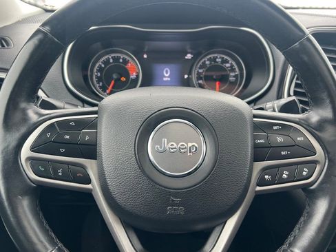 Used 2019 Jeep Cherokee Limited w/ Luxury Group image 21