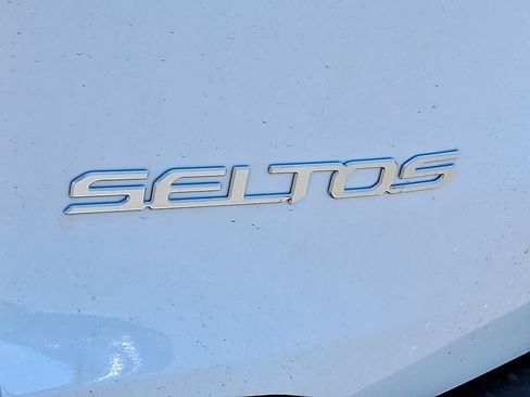 New 2026 Kia Seltos LX FWD image 14