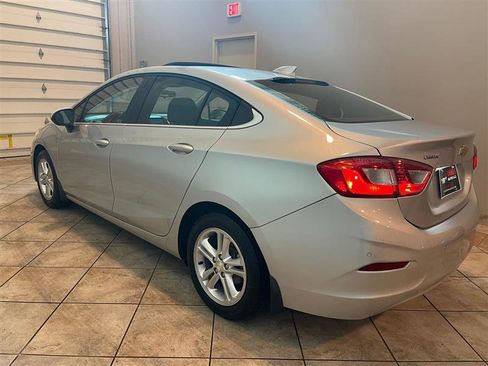 Used 2017 Chevrolet Cruze LT image 51