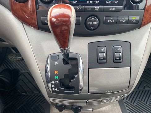 Used 2005 Toyota Sienna XLE Limited FWD image 10