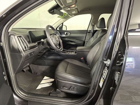 Used 2025 Kia Sorento S AWD/4WD image 20