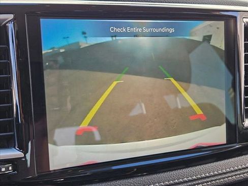 Used 2024 Chrysler Pacifica Limited FWD image 14