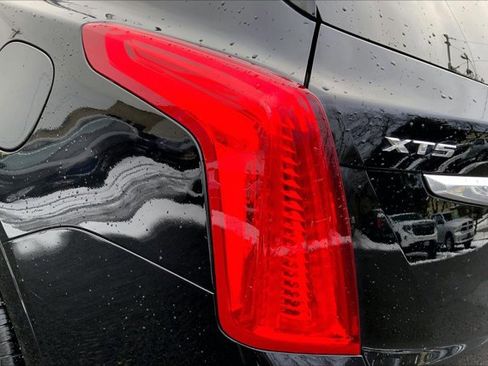 Used 2018 Cadillac XT5 Luxury image 28