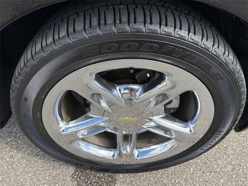 Used 2005 Chevrolet SSR w/ Preferred Equipment Group image 10