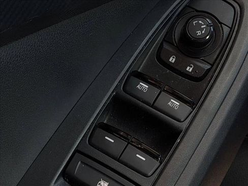 Used 2024 Subaru Crosstrek 2.0i Premium image 13