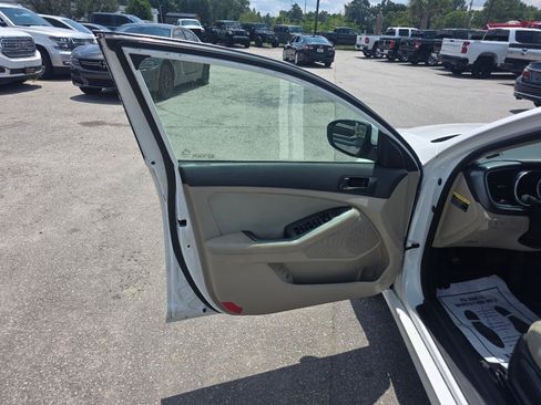 Used 2014 Kia Optima LX FWD image 6