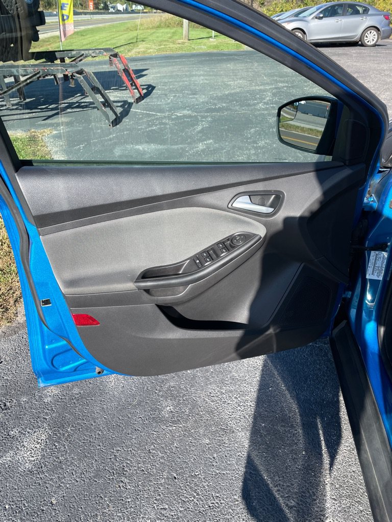 Used 2012 Ford Focus SE FWD image 10