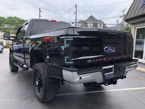 Used 2018 Ford F250 XLT w/ XLT Value Package AWD/4WD image 3