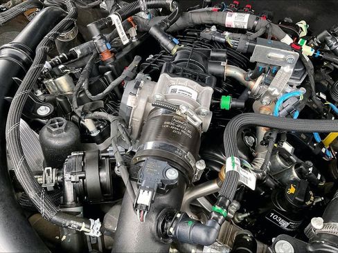 Used 2023 Ford Bronco Wildtrak image 33