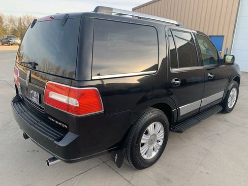 Used 2009 Lincoln Navigator 4WD image 6