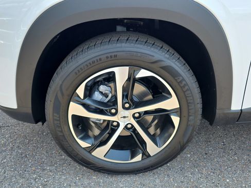 New 2026 Chevrolet Trax RS w/ Driver Confidence Package FWD image 9