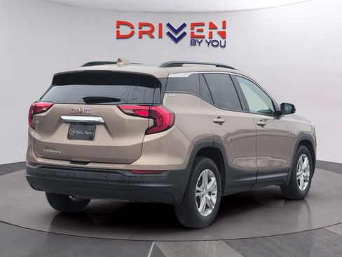 Used 2018 GMC Terrain SLE w/ Driver Convenience Package image 5