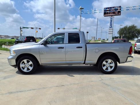 Used 2024 RAM 1500 Classic SLT AWD/4WD image 4