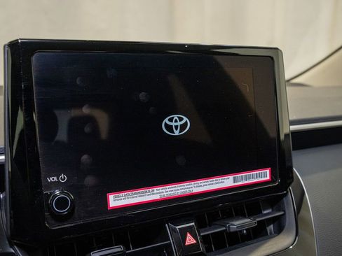 Used 2023 Toyota Corolla LE image 12