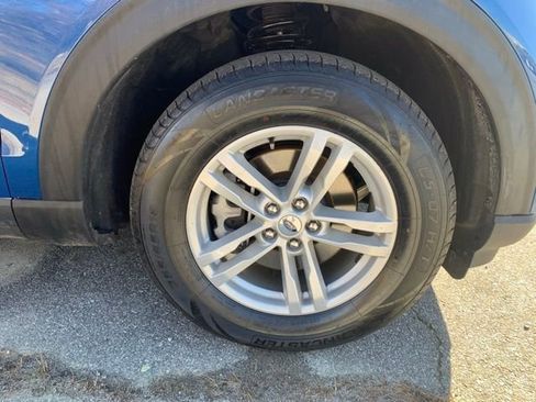 Used 2023 Ford Explorer XLT w/ Equipment Group 202A image 29