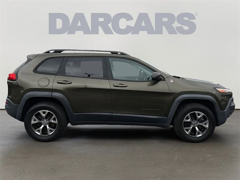 Used 2015 Jeep Cherokee Trailhawk w/ Leather Interior Group image 8