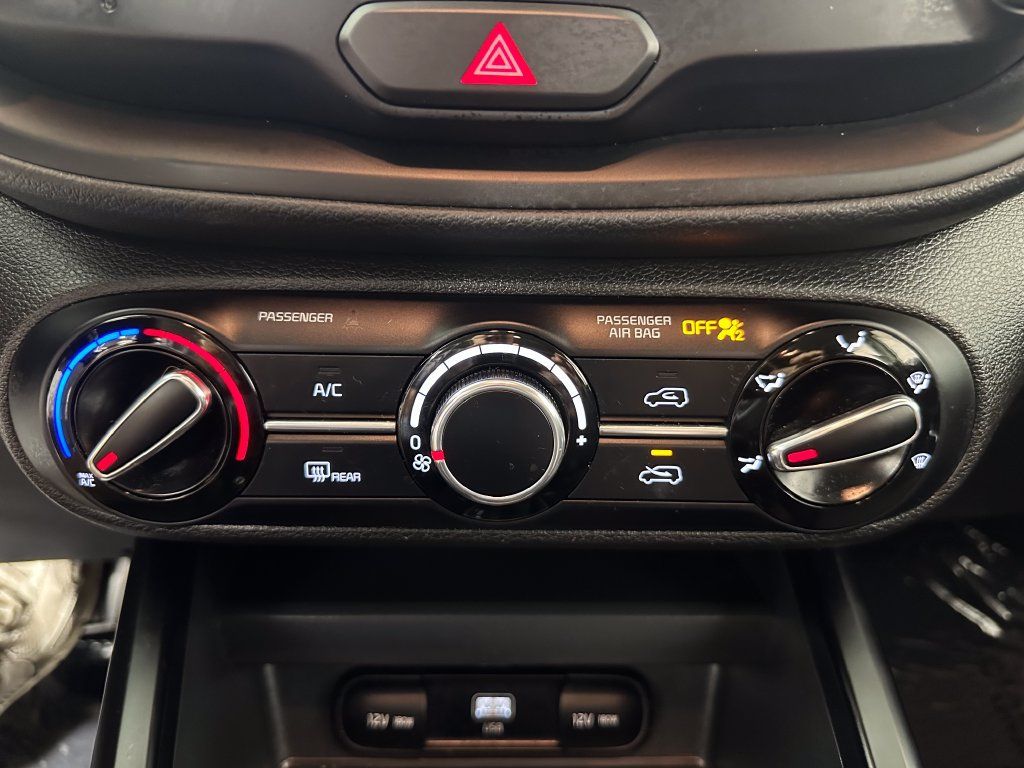 Used 2024 Kia Soul LX FWD image 31