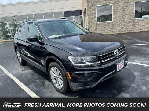 Used 2018 Volkswagen Tiguan SE FWD image 1