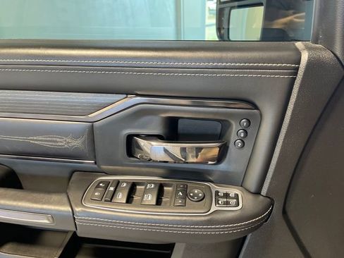 Used 2024 RAM 2500 Limited AWD/4WD image 17
