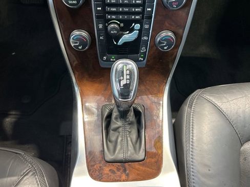 Used 2013 Volvo XC70 T6 Premier Plus image 9