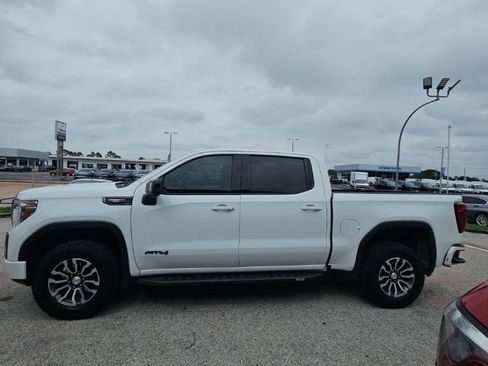 Used 2021 GMC Sierra 1500 AT4 w/ AT4 Value Package AWD/4WD image 4