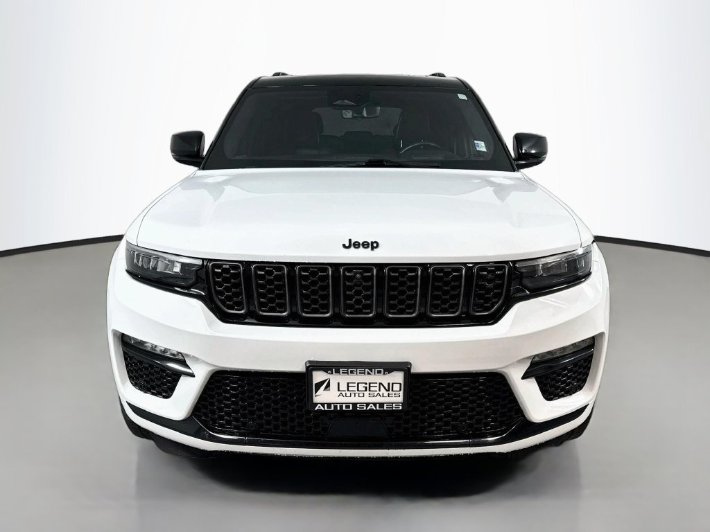 Used 2023 Jeep Grand Cherokee Summit AWD/4WD image 3