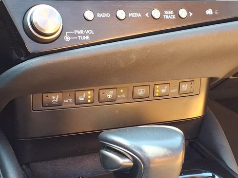 Used 2023 Lexus ES 350 w/ Accessory Package (Z1) FWD image 19