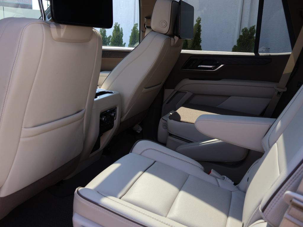 Certified 2026 GMC Yukon Denali w/ Denali Reserve Package AWD/4WD image 22