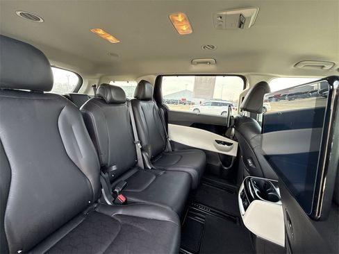 Used 2024 Kia Carnival SX image 24