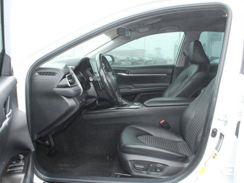 Used 2022 Toyota Camry SE image 7