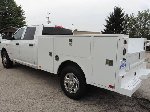 Used 2022 RAM 2500 Tradesman w/ Chrome Appearance Group RWD image 2