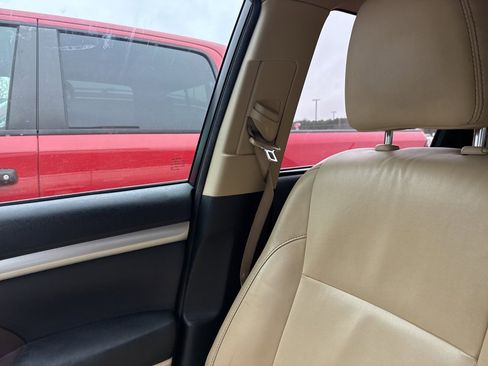 Used 2014 Toyota Highlander XLE image 5