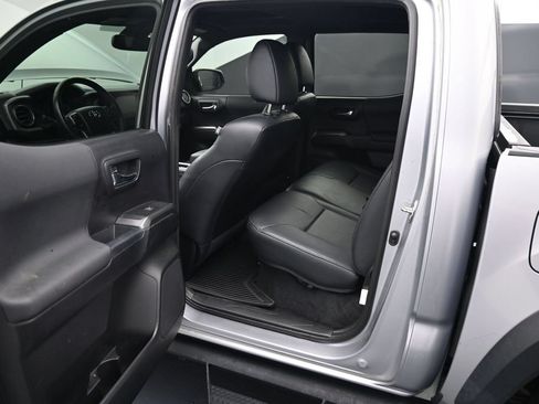 Used 2019 Toyota Tacoma TRD Off-Road AWD/4WD image 21