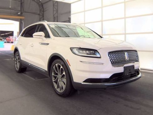Used 2023 Lincoln Nautilus Reserve AWD/4WD image 3