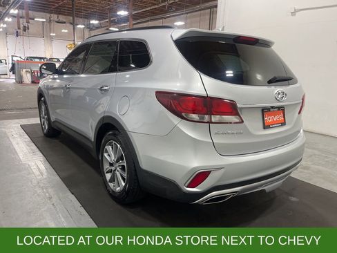 Used 2017 Hyundai Santa Fe SE image 5